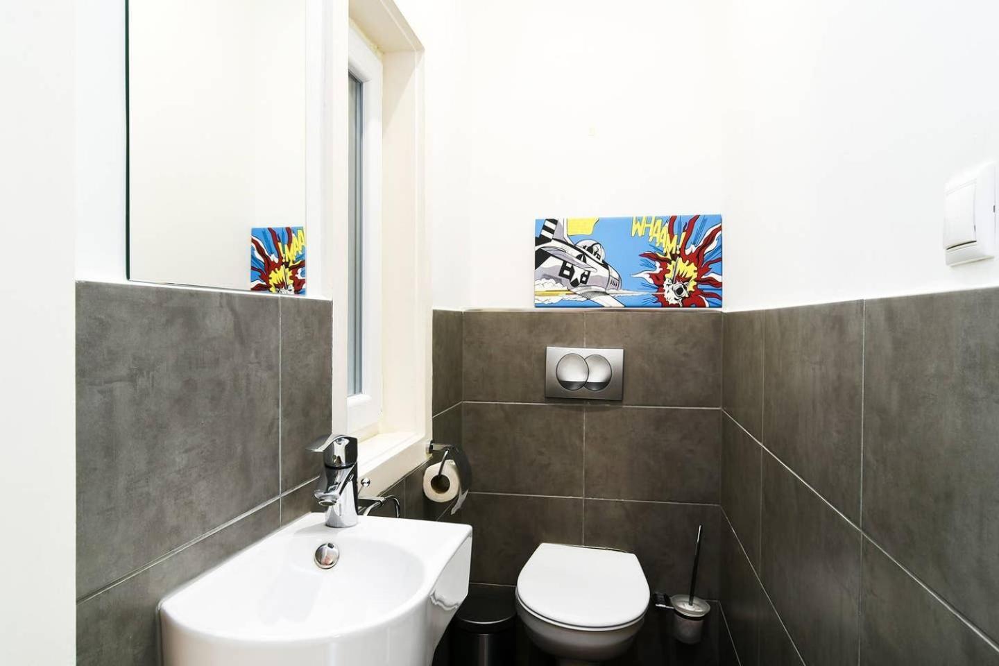 Central & Colorful Studio With Air Conditioning บูดาเปสต์ ภายนอก รูปภาพ